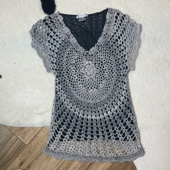 Alberto Makali Tops - Alberto Makali short sleeve, V-neck crochet tunic top